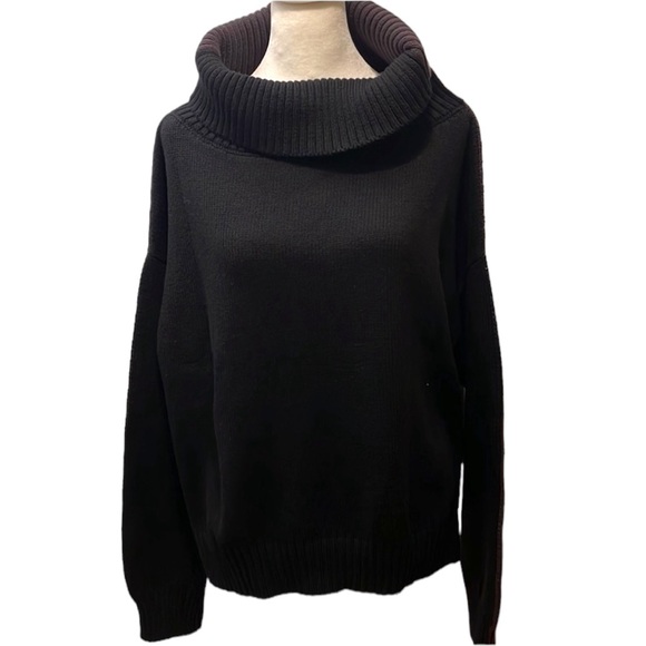 Planet by Lauren G Two-Tone Cotton Cowl Neck Sweater in Black and Grey. OS. NWOT